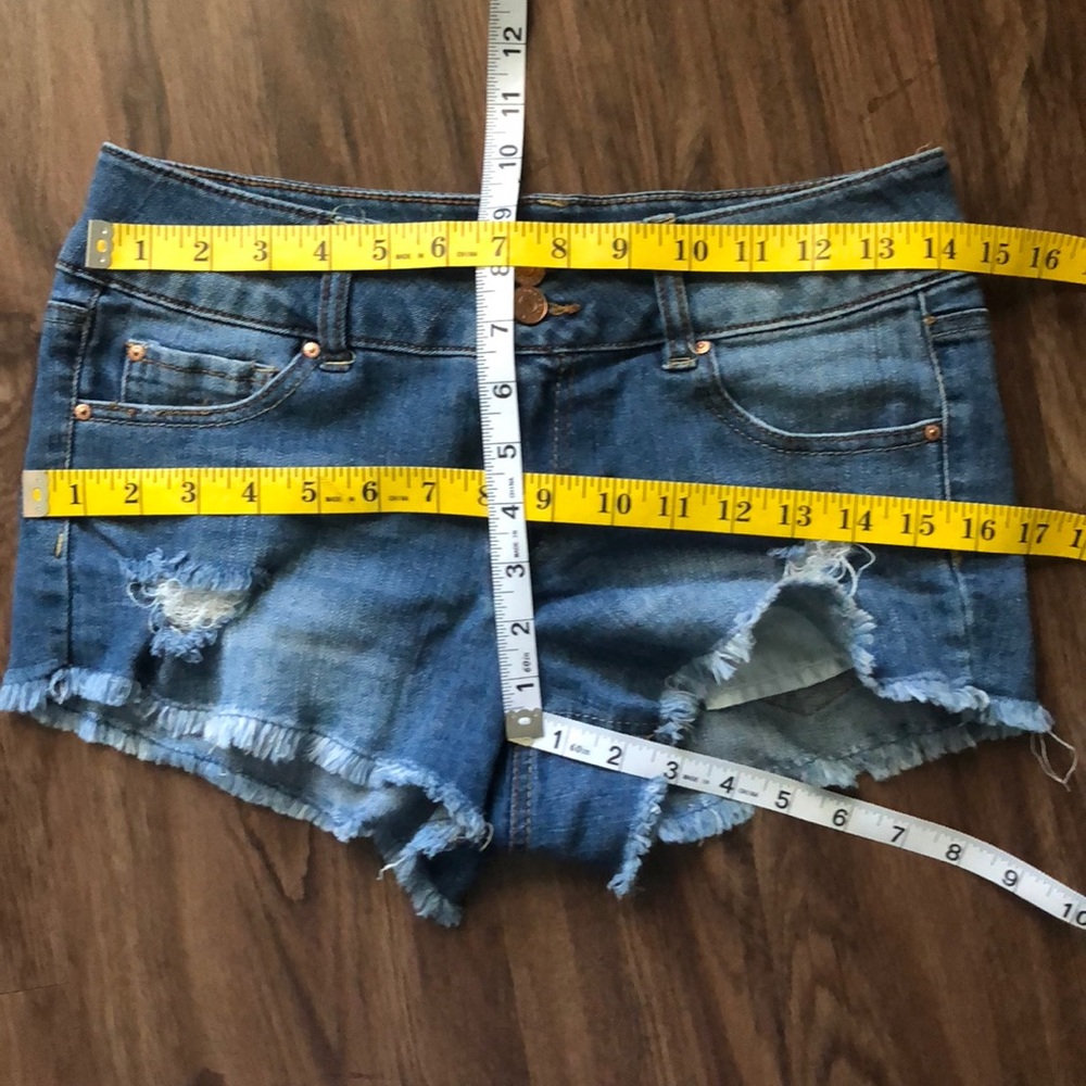Refuge Denim Blue Jean Cut-Off Jean Shorts Size 2 - Picture 8 of 8